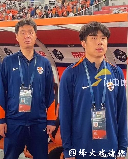 李霄鹏携蒿俊闵告别青岛海牛，下一站五大猜想引爆球迷热议，去向成谜引关注